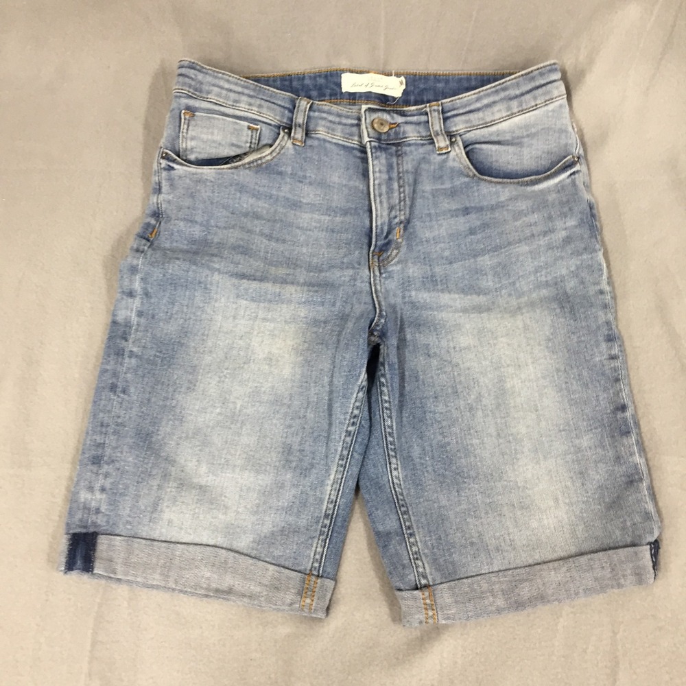 H&M LOGG Womens Blue Denim Bermuda Shorts‎ Light Wash Cuffed Size 10